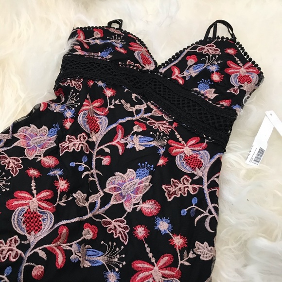 AQUA FLORAL EMBROIDERY SCALLOPED TRIM CASUAL DRESS - Picture 6 of 8